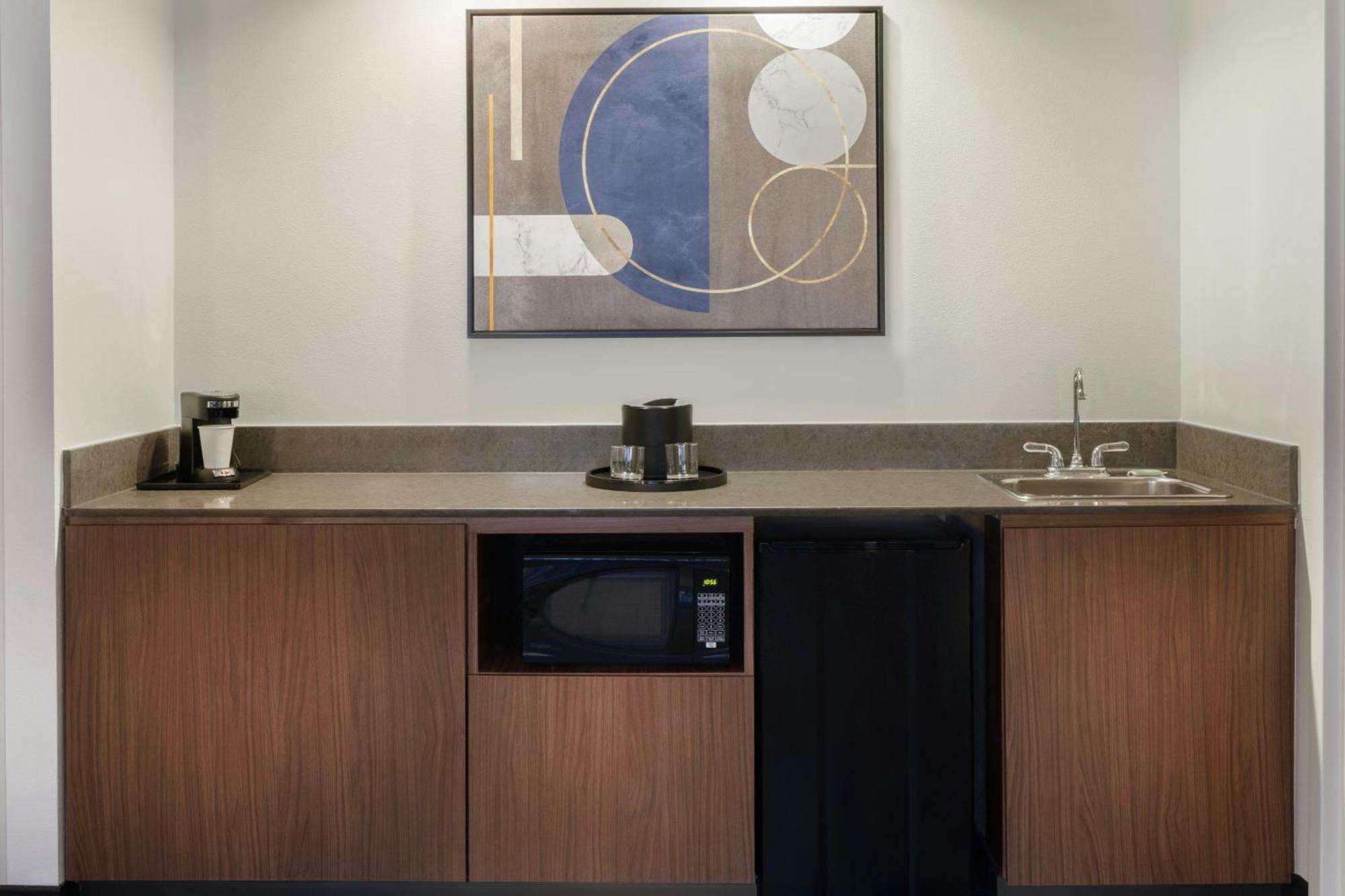 Hotel Courtyard By Marriott Springfield Airport Exterior foto